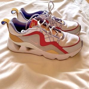 Nike women’s RYZ 365